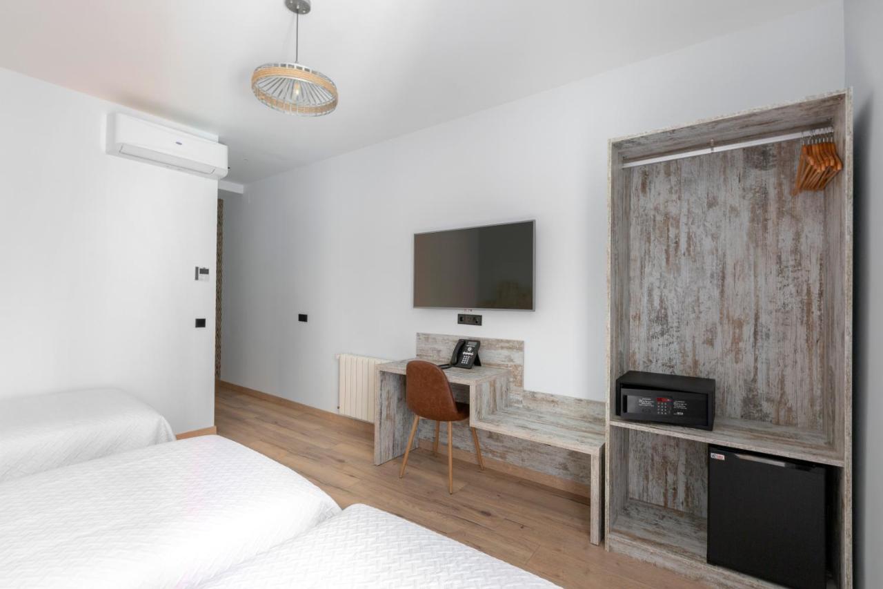 Hostal Anton Martin Madrid Exterior photo